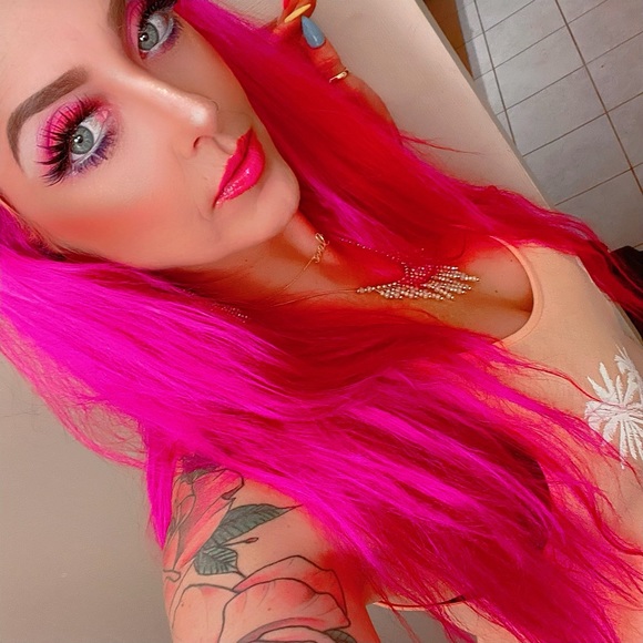 Meet your Posher, Kristin - Picture 1 of 14